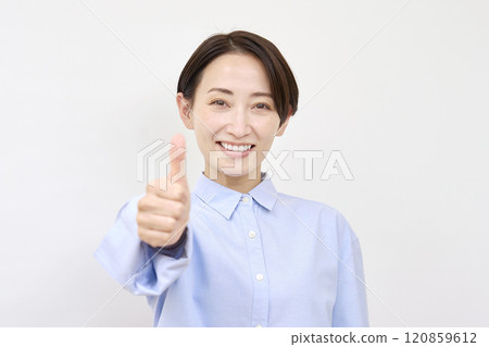 女性好兆頭白背景 120859612