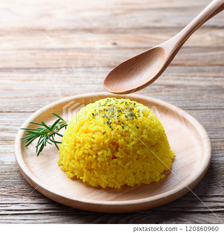 Turmeric rice (Turmeric rice) 120860960