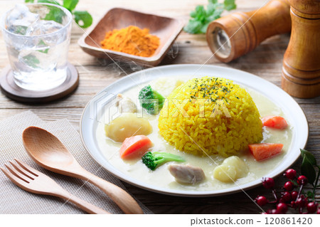 White curry (Turmeric rice) 120861420