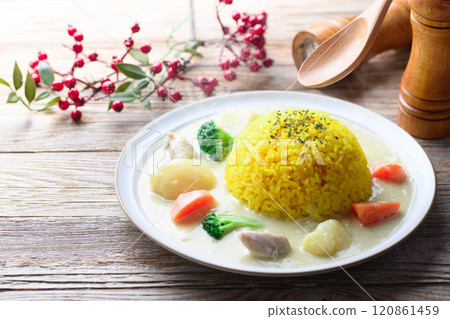 White curry (Turmeric rice) 120861459