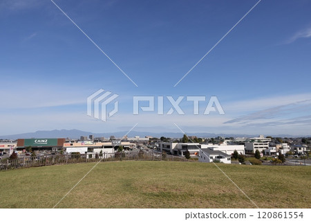從埼玉縣本莊市萬壽菊山看到的本莊市風景 從埼玉縣本莊市萬壽菊山看到的本莊市風景 120861554