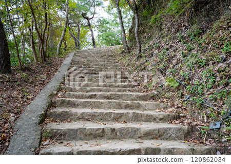 Scenery of the promenade leading to Bitchu Matsuyama Castle 120862084