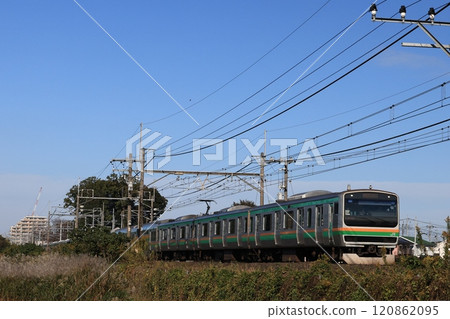 在 JR 宇都宮線上運行的上野東京線列車 120862095