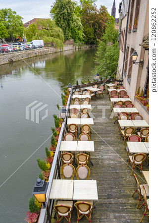 Strasbourg - Scenery around the Ill River - Restaurant 120862252