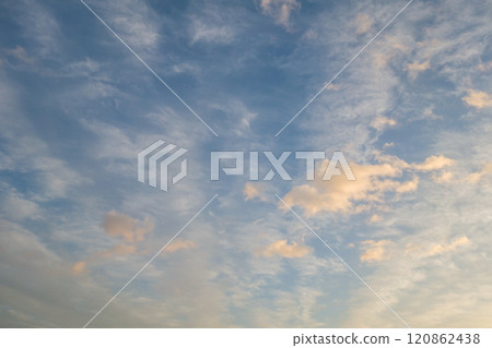 Morning sky: Clouds dyed by the morning sun Morning sky: Clouds dyed by the morning sun 120862438