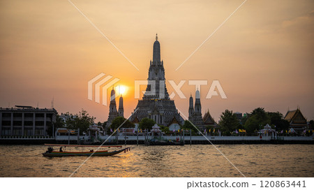 Pagoda at Wat Arun, a royal temple at Chaopraya river on sunset time, Bangkok, Thailand. Pagoda at Wat Arun, a royal temple at Chaopraya river on sunset time, Bangkok, Thailand. 120863441