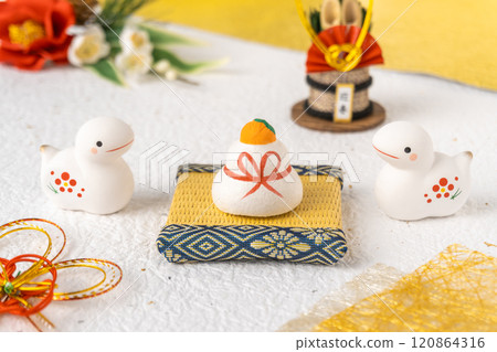 蛇年新年賀卡材質|鏡餅與新年裝飾品 120864316