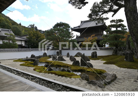 The gardens of Kanyo-ji Temple (Kano, Shunan City, Yamaguchi Prefecture) 120865910