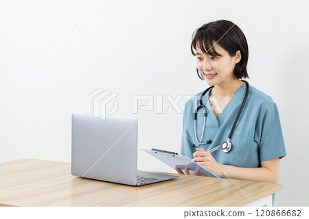 女醫生做網路體檢形象01 120866682