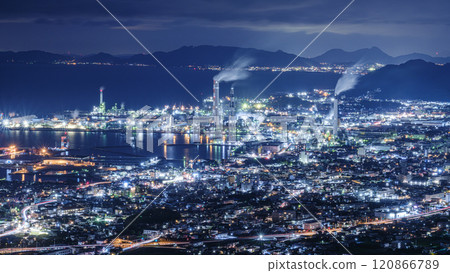 愛媛郡四國中央市上展望台的工廠與夜景 愛媛郡四國中央市上展望台的工廠與夜景 120866789