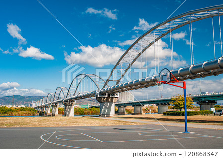 Water pipe bridge over the Yodo River and basketball court, Hirakata City Water pipe bridge over the Yodo River and basketball court, Hirakata City 120868347