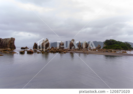 The fantastic scenery of Hashiguiiwa Rocks 120871020