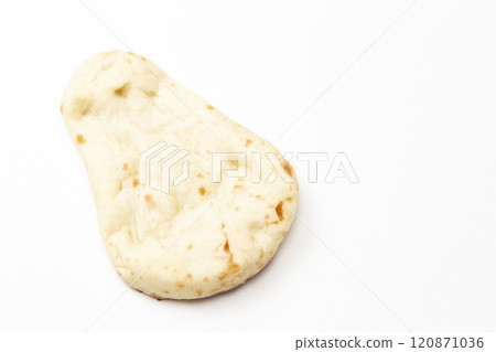 白色背景上的烤餅 白色背景上的烤餅 120871036