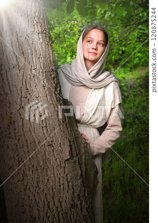 Young pretty girl in the park 120875244