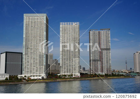 View of the tower apartment building in Harumi, Chuo Ward, Tokyo, Bay Area 120875692