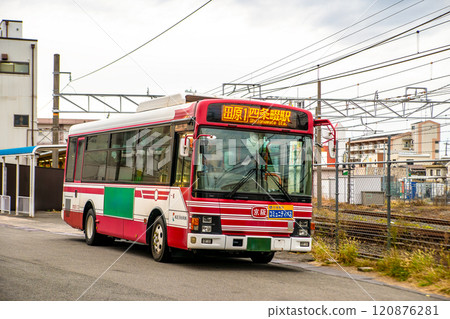 Keihan bus stopped at JR Shijonawate Station Keihan bus stopped at JR Shijonawate Station 120876281