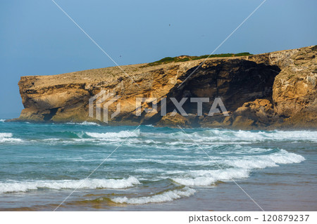Praia de Monte Cl?rigo, Algarve, Portugal 120879237