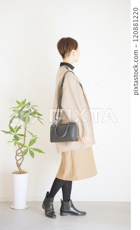 Fashion coordination of women's fall and winter clothes, whole body (portrait) 120881220