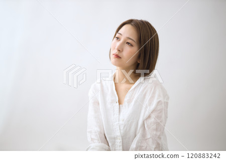 Beauty for women in their 20s 120883242
