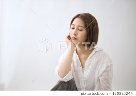 Beauty for women in their 20s 120883244