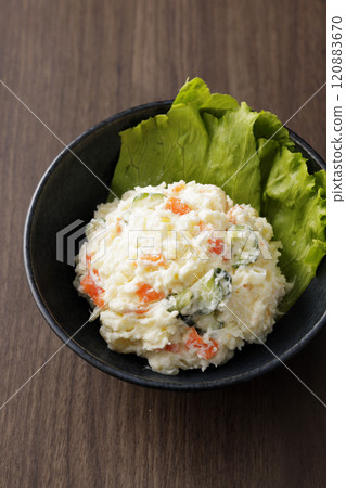 potato salad 120883670
