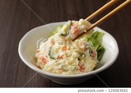 potato salad 120883682