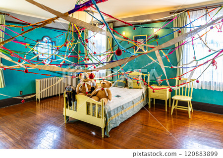 [Kanagawa Prefecture] A room in the Ehrismann House with beautiful Christmas decorations 120883899