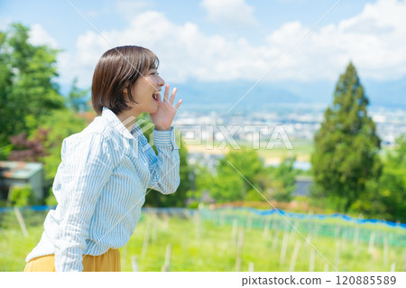 Woman traveling, woman looking at the scenery 120885589