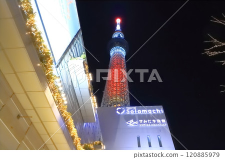 Tokyo Sky Tree and Sumida Aquarium at night Tokyo Sky Tree and Sumida Aquarium at night 120885979