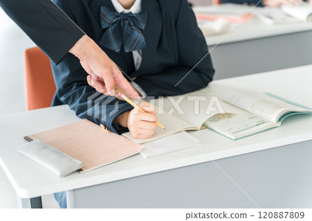 Elementary school students, junior high school students, high school students, and high school girls receiving instruction from teachers, lecturers, and instructors in school classes and cram schools 120887809