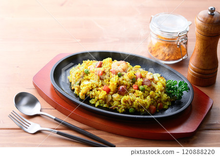Aromatic and nutritious turmeric fried rice Aromatic and nutritious turmeric fried rice 120888220