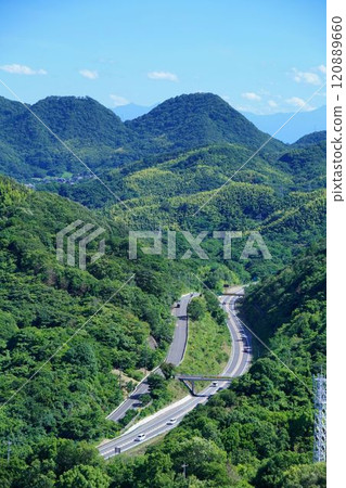 The highway that crosses Innoshima 120889660