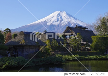 Fuji in winter as seen from Oshino Hakkai 120891796
