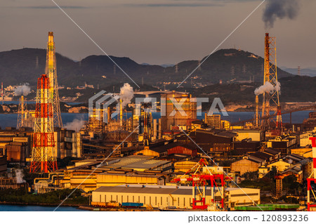 Evening view of Wakamatsu Tobata from Takatoyama Park [Kitakyushu City, Fukuoka Prefecture] 120893236