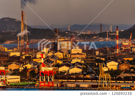 Evening view of Wakamatsu Tobata from Takatoyama Park [Kitakyushu City, Fukuoka Prefecture] 120893238