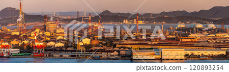 Panorama of evening view of Wakamatsu Tobata from Takatoyama Park [Kitakyushu City, Fukuoka Prefecture] 120893254