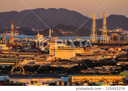從高遠山公園眺望若松戶畑的夜景【福岡縣北九州市】 120893259
