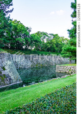 Nijo Castle: North Main Gate and North Moat (Kyoto City, Kyoto Prefecture) 120894128