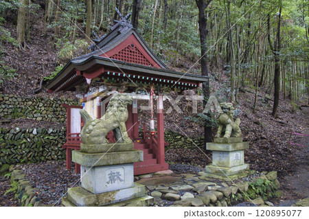 和歌山縣田邊市 熊野古道 中邊 次櫻 王子 和歌山縣田邊市 熊野古道 中邊 次櫻 王子 120895077