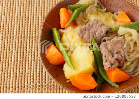 豬肉和馬鈴薯 豬肉和馬鈴薯 120895558