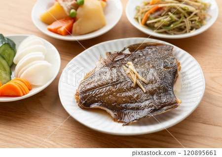 Japanese side dishes (boiled flatfish, etc.) Japanese side dishes (boiled flatfish, etc.) 120895661