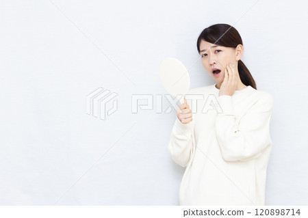 牙痛的女人 120898714