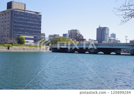 廣島太田河與城市景觀 廣島太田河與城市景觀 120899284
