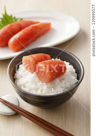 看起來很美味的辣明太子米飯 120899577