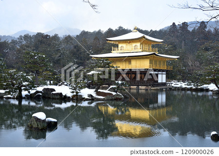 京都Kinkakuji雪場面 120900026