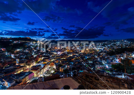 Night view of Guanajuato, Mexico 120900428