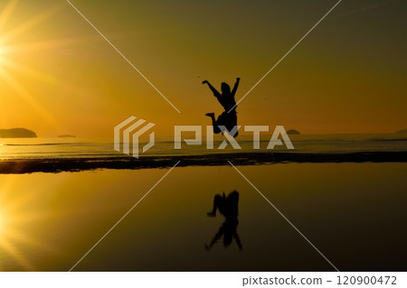 Chichibugahama Beach_Silhouette 120900472