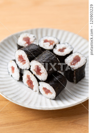 Iron rolled wrapping 120903229