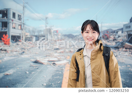 一名受災並撤離的婦女 一名受災並撤離的婦女 120903250
