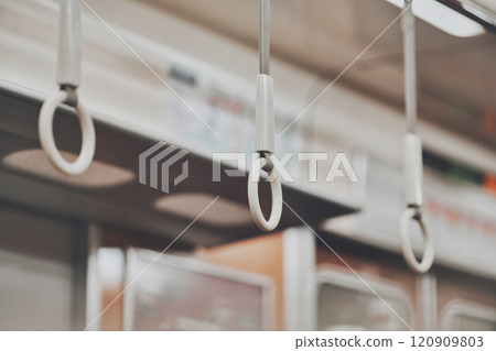 火車吊環風景 120909803